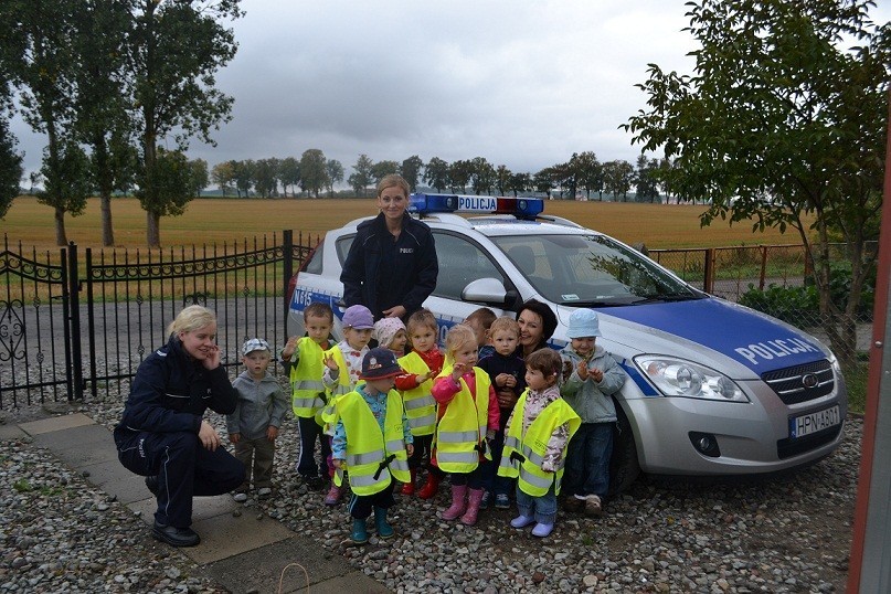 Dzieci z powiatu malborskiego uczą się, jak bezpiecznie zachowywać się na drodze
