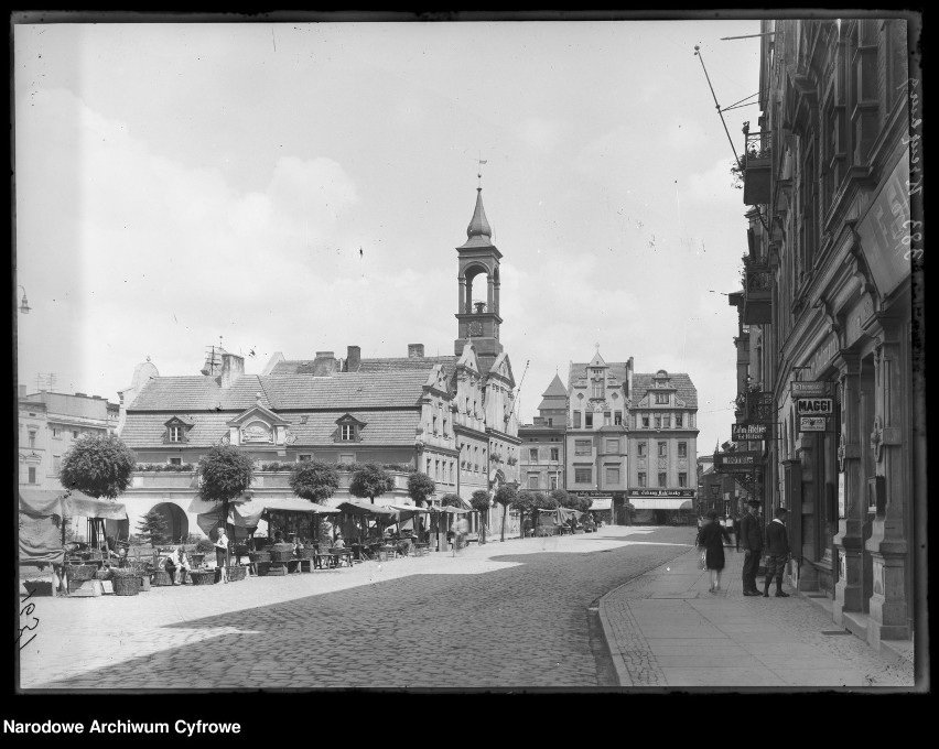 Kluczbork, lata 20. XX wieku. Ratusz i rynek.