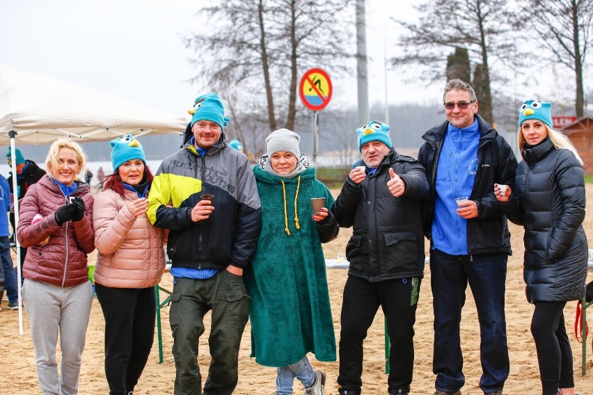  Festiwal Herbat Rozgrzewających w Giżycku. Morsy zbierały pieniądze na dzieci z Domu Dziecka [Zdjęcia]