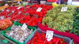 Ile kosztują warzywa i owoce na targowisku w Żarach?