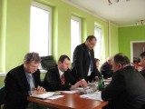 Żarki: Opozycyjni radni głosowali przeciw podpisaniu umowy o budowie chodnika w Kotowicach