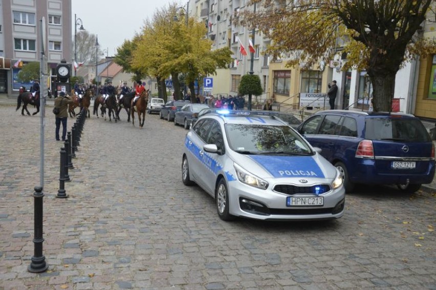 Narodowe Święto Niepodległości w Sztumie - pochód ulicami miasta