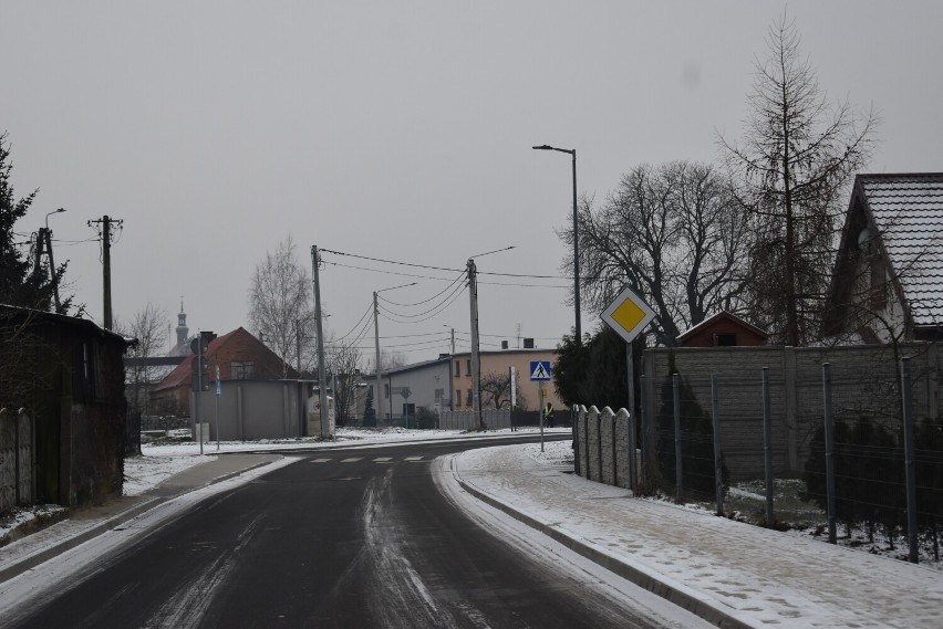 W Choczu zakończyły się dwie inwestycje: przebudowa ulicy Łąkowej i modernizacja chodnika w ciągu drogi wojewódzkiej 442