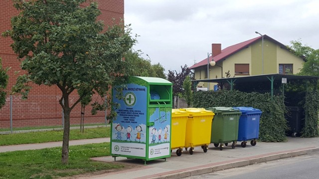 Mieszkańcy blokowisk nie przykładają się do segregacji odpadów. Jeśli nic się nie zmieni - będą naliczane kary. Wtedy zapłacą wszyscy. Nawet ci, którzy śmieci segregują prawidłowo