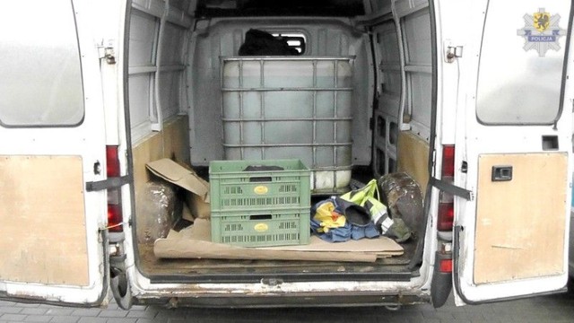 Policja Skarszewy: Zatrzymano złodziei, którzy ukradli blisko 1000 litrów paliwa