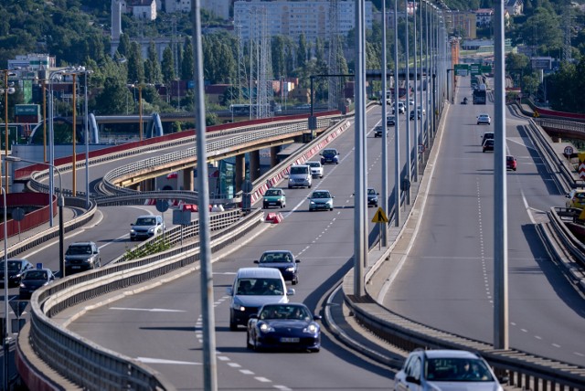 Estakada na Trasie Kwiatkowskiego w Gdyni to newralgiczny odcinek łączący port z resztą kontynentu. Co będzie jeśli nastąpi awaria techniczna tej drogi?