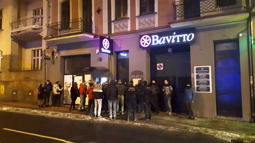 Interwencja policji w klubie Bavitto w Katowicach. Była też kontrola sanepidu i skarbówki