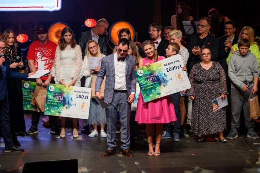 Gala Laureatów 14. Festiwalu Piosenki "Integracja malowana...