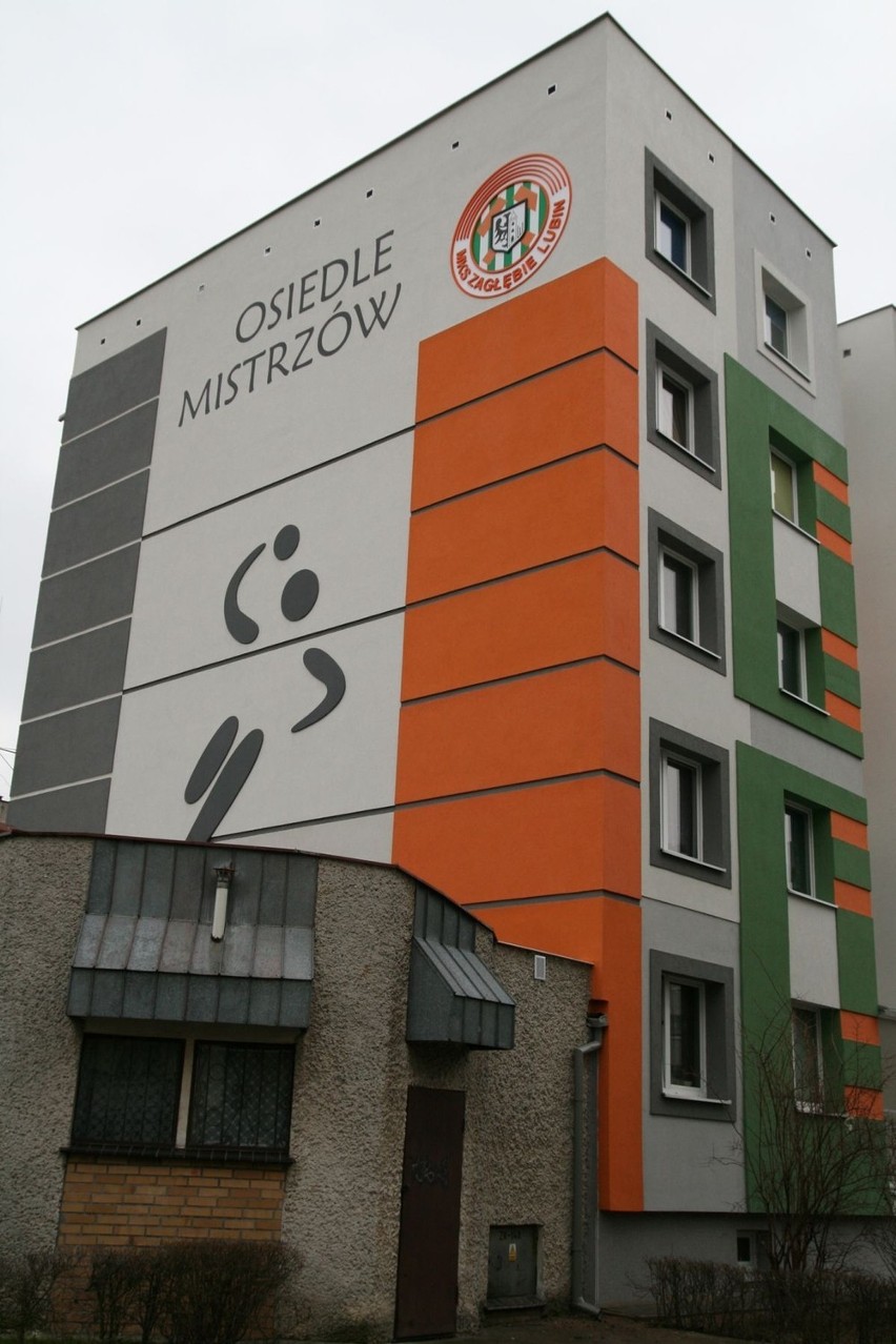 Na budynku przy ul. Norwida ukazało się logo klubu