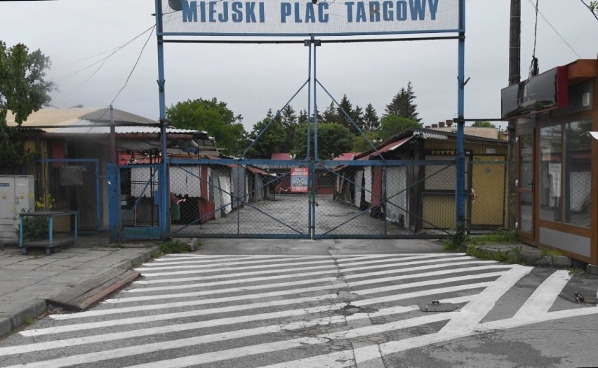 Plac targowy w Kielcach zamknięty w niedzielę, 31 maja na cztery spusty. Jaka przyczyna? [ZDJĘCIA]