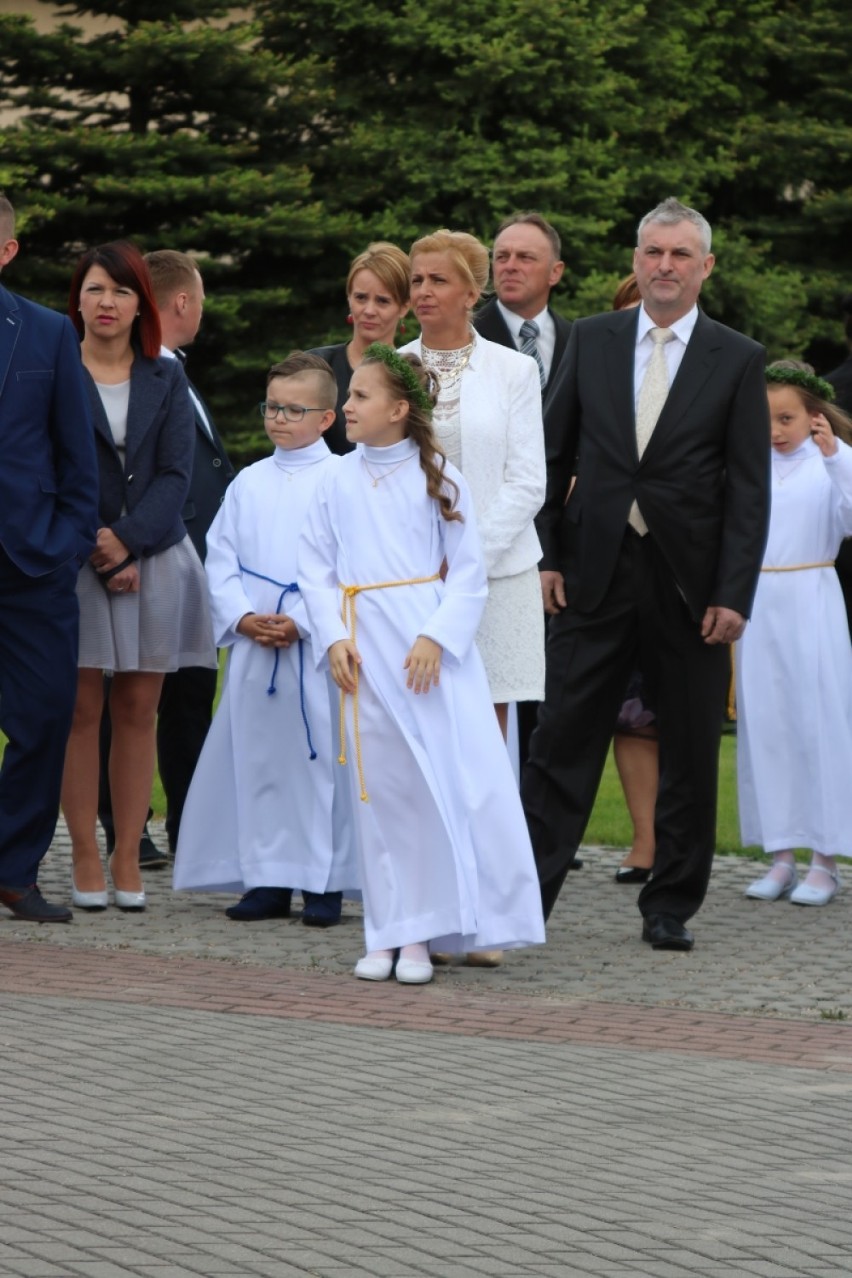 Komunia w kościele pw.  św. Katarzyny Aleksandryjskiej w...