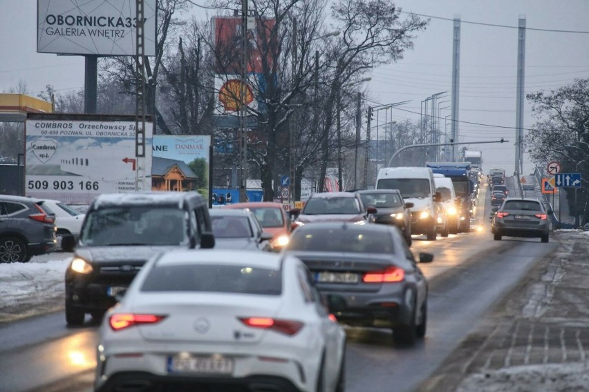 Średnio 72 godziny spędzili w korkach kierowcy w Poznaniu w...