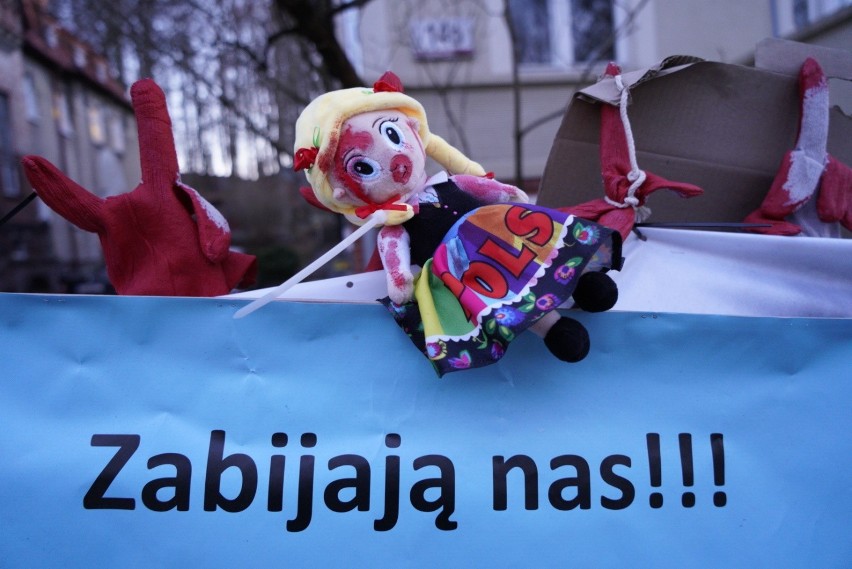Gdańsk. Protest przed Konsulatem Generalnym Federacji Rosyjskiej: "Zabijają nas"