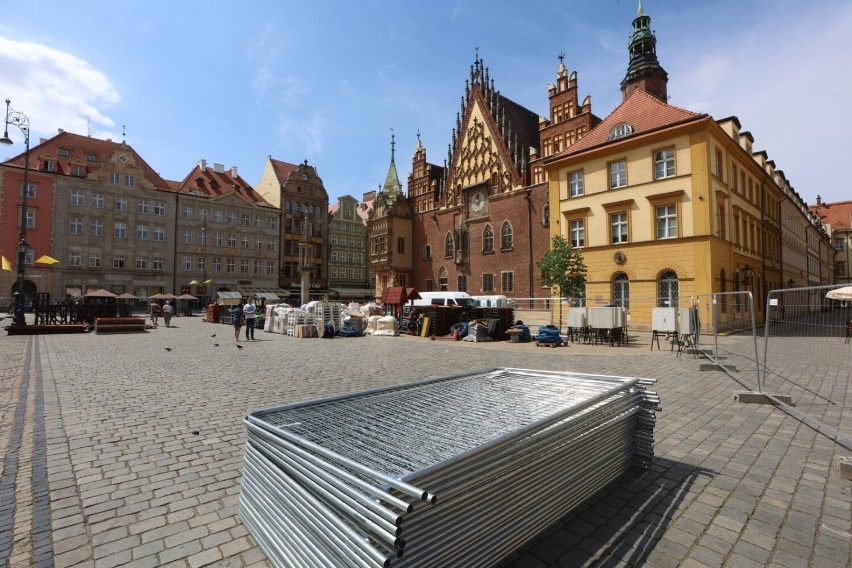 Rozstawianie jarmarku rozpoczęło się 13 maja. Otwarcie 20...