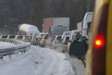Lubin/Polkowice: Zepsuty TIR zablokował drogę
