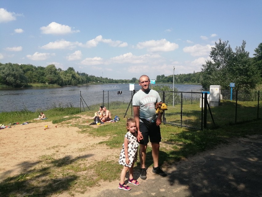 Gniezno: popołudniowy relaks nad jeziorem Winiary. Nie tylko plaża i spacer,ale także otwarty już Wake Park!