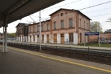 Dworzec kolejowy w Dąbrowie Górniczej - Ząbkowicach uratowany! PKP wyremontuje budynek, miasto zadeklarowało wynajem pomieszczeń 