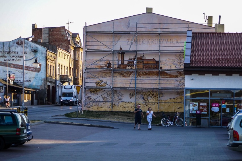 Powstaje następny mural w Kruszwicy. Tym razem Zamek [zdjęcia]