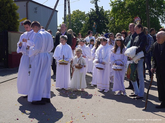 Boże Ciało: Żelistrzewo, Połchowo