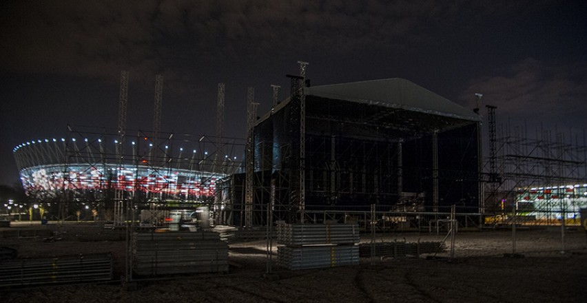 Budowa sceny przed imprezą sylwestrową 2013/2014