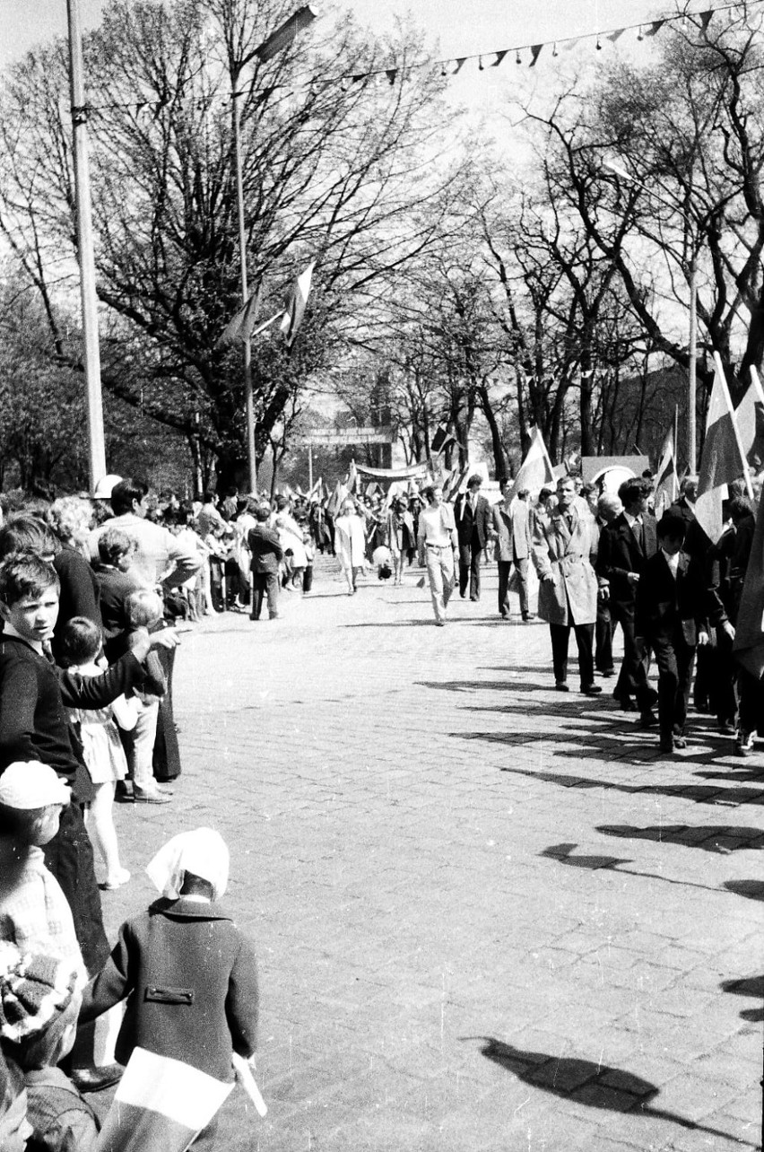 Majowy pochód ulicami Głogowa  - 1973 rok
