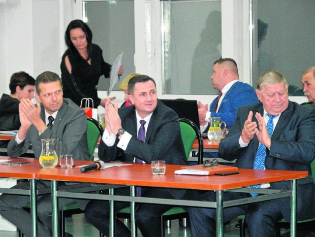 Głosami prezydenckiej większości Krzysztof Jażdżyk zachował dotychczasowe wynagrodzenie