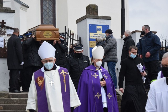 W kościele w Radoszycach odbył się pogrzeb tragicznie zmarłego księdza Adama Myszkowskiego.