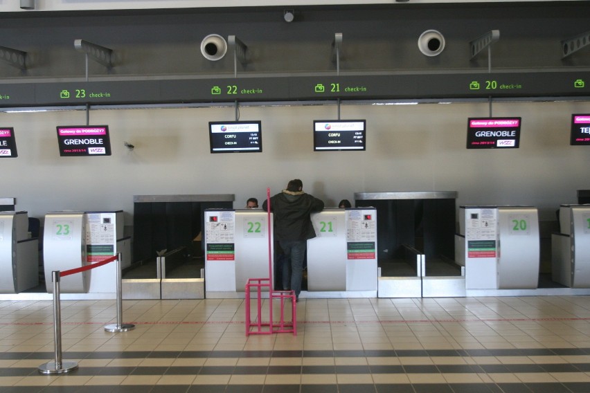 Stanowiska check-in w terminalu B Katowice-Airport