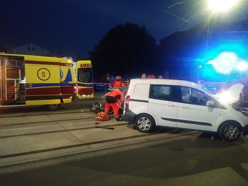 GORZÓW WLKP. Poważny wypadek motocyklisty w Gorzowie. Kobieta jadąca fordem zajechała mu drogę. Do wypadku doszło na ul. Warszawskiej 