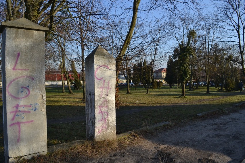 Dawny cmentarz katolicki w centrum Pruszcza zostanie zrewitalizowany. Powstanie pomnik