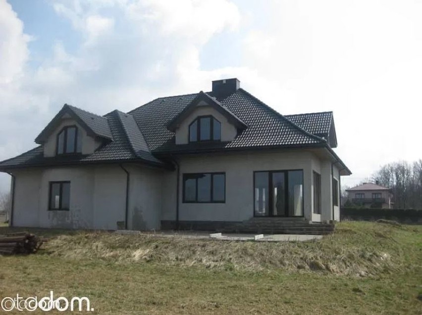 Szczegóły ogłoszenia:
Sprzedam nowy dom położony w Myszkowie...