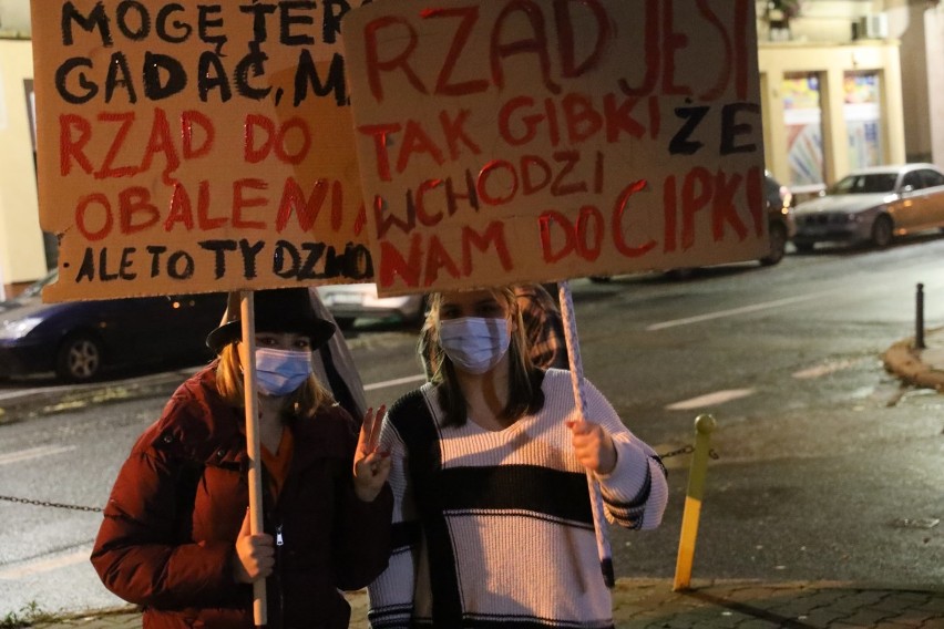 Legnica: Protest Kobiet na Placu Słowiańskim