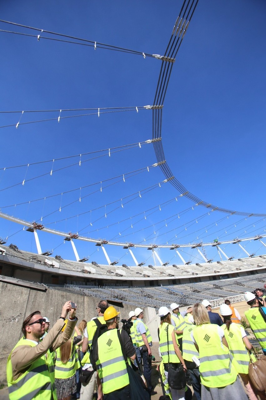 Montują dach Stadionu Śląskiego. Zobacz zdjęcia z budowy [galeria zdjęć]