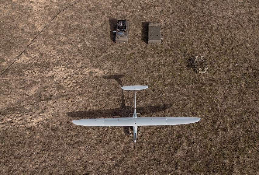 Terytorialsi ze Zgierza testują drony na lotnisku w Leźnicy Wielkiej