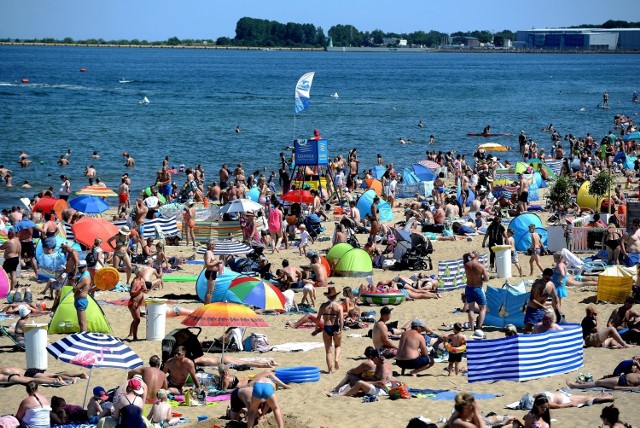 Tłumy na plażach w sobotę, 18.07.2020