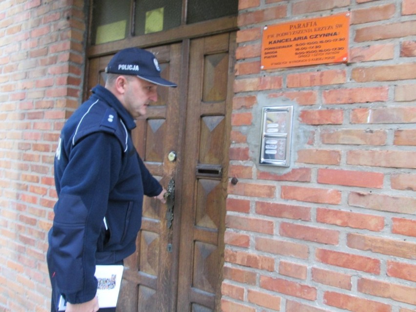 Powiat Gd.: Policjanci proszą księży, by z ambony ostrzegali przed oszustami "na wnuczka"
