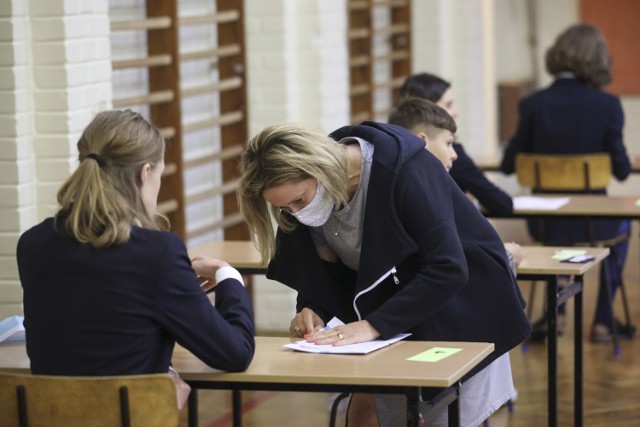 We wtorek 25 maja do egzaminu ósmoklasisty w Małopolsce przystąpiło ponad 32 tys. uczniów