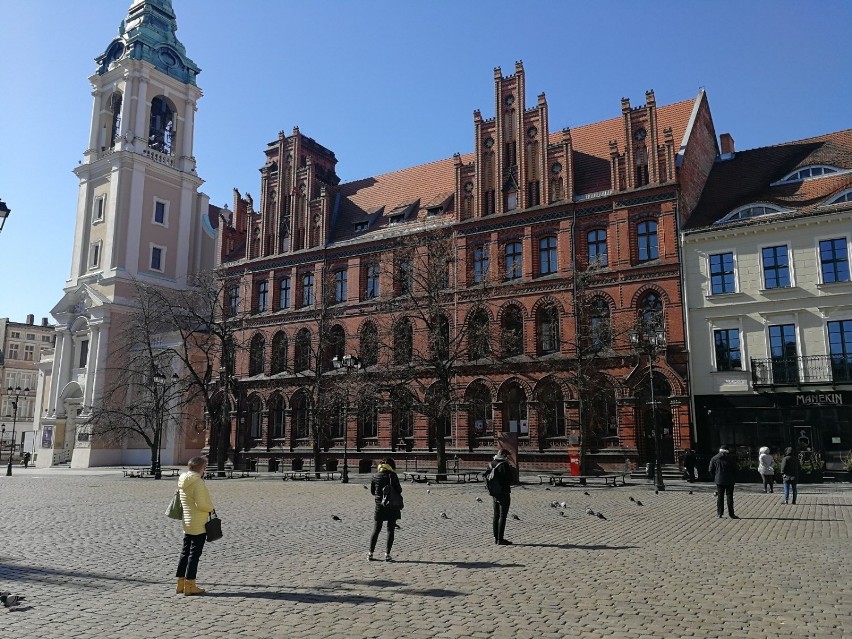 Wczoraj (24.03) rząd zaostrzył restrykcje dotyczące życia w...