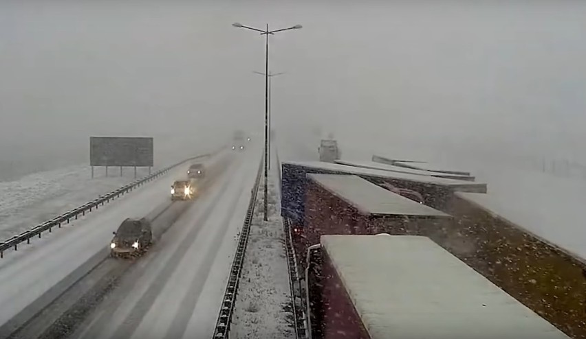 GDDKiA pokazała nagranie z autostrady A4, ze zderzenia dziewięciu ciężarówek pomiędzy Bolesławcem a Legnicą. Film robi wrażenie!