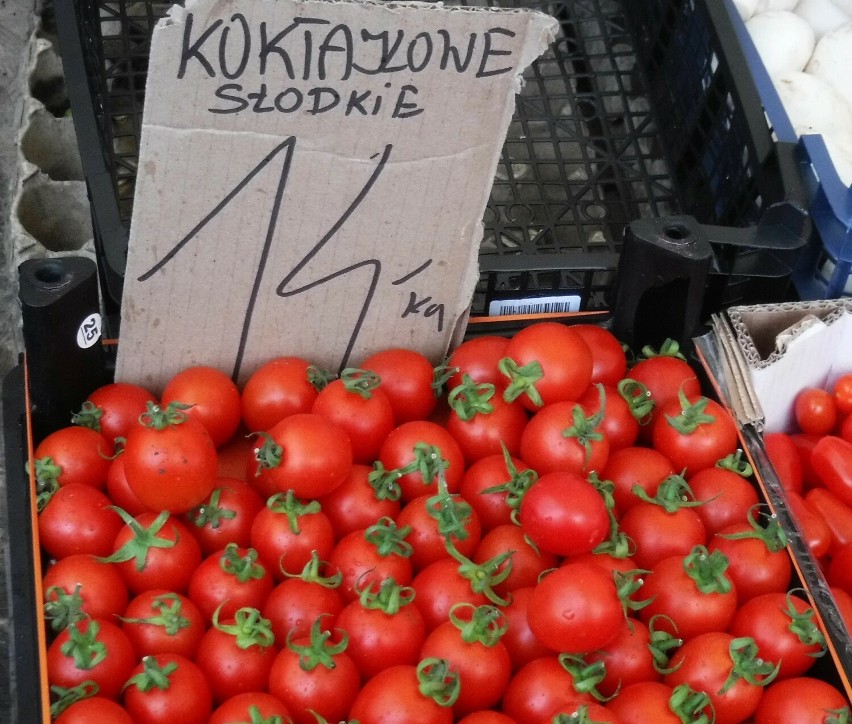 Pomidory koktajlowe kosztowały 14 złotych za kilogram