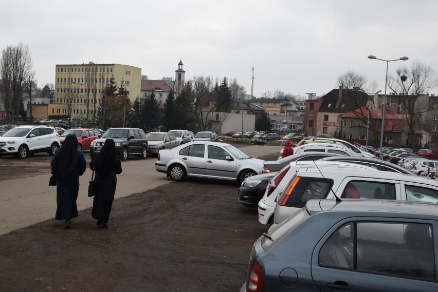 Wielki parking na Hallera w Rybniku zamkną w przyszłym tygodniu. Będą budować wielopoziomowy. Gdzie podzieją się auta?