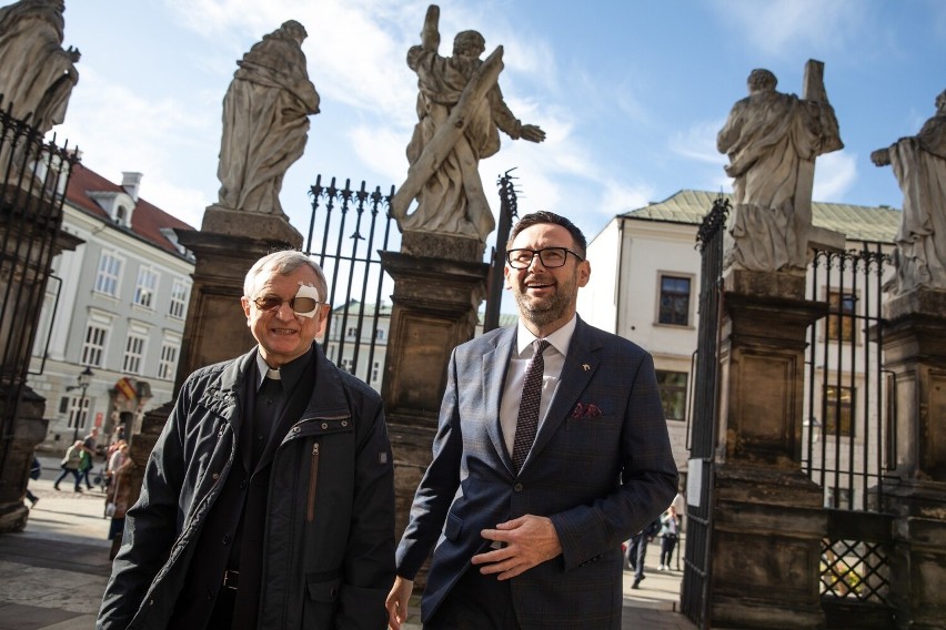 Prezes PKN Orlen Daniel Obajtek wraz z posłanką PiS...