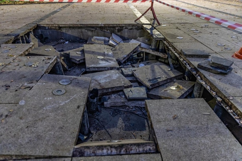 Kraków ma zabiegać o odszkodowanie za zniszczenie fontanny na placu Axentowicza