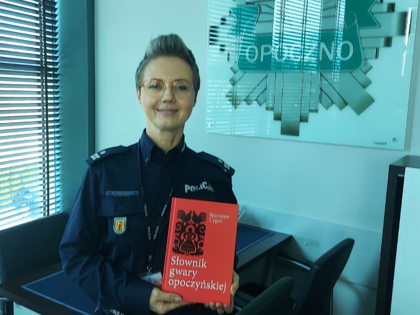 Nowa zastępczyni komendanta opoczyńskiej policji. Podinspektor dostała niecodzienny prezent - ZDJĘCIA