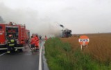 Wypadek w Straduni. Zderzyły się trzy samochody: osobówka, bus i ciężarówka