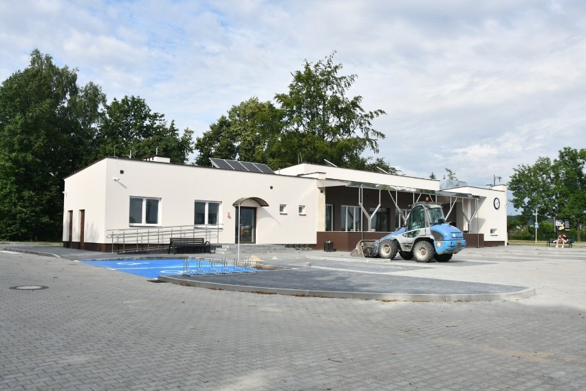 Nowy dworzec autobusowy w Pińczowie, choć nieduży, robi...