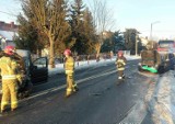 Zderzenie dwóch volkswagenów na ulicy Batalionów Chłopskich w Pińczowie. Kierowca w szpitalu