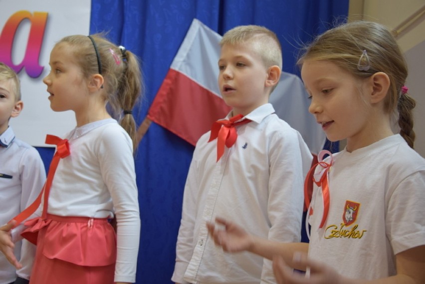 Człuchów. Patriotyczne wiersze w wykonaniu dzieci z Przedszkola Miejskiego Jacka i Agatki