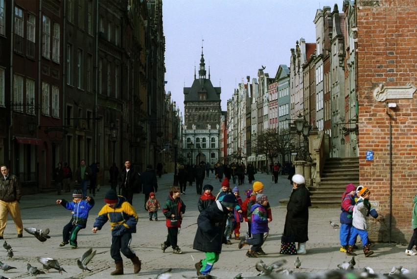 Taki był dawny Gdańsk. Tak kiedyś wyglądała stolica Pomorza. Oto gdańszczanie na zdjęciach sprzed dekad. Zobacz naszą galerię