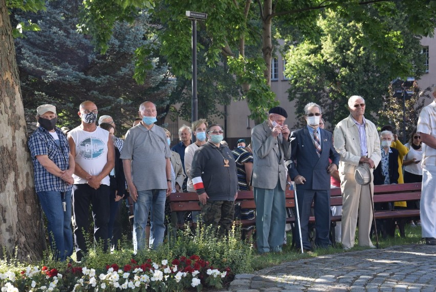 Obchody 76. rocznicy wybuchu Powstania Warszawskiego w Elblągu. Elblążanie oddali hołd powstańcom